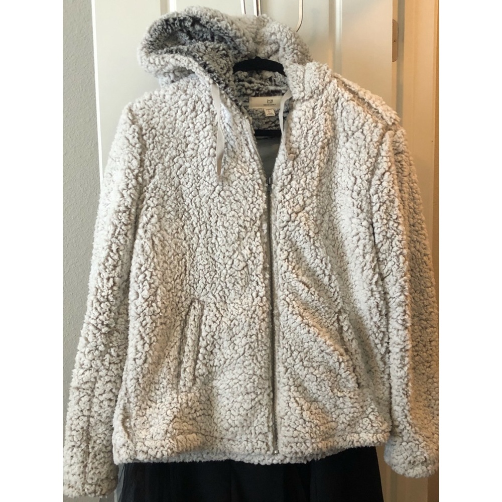 Thread supply jacket